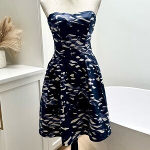 H&M Strapless flare dress w/ pockets